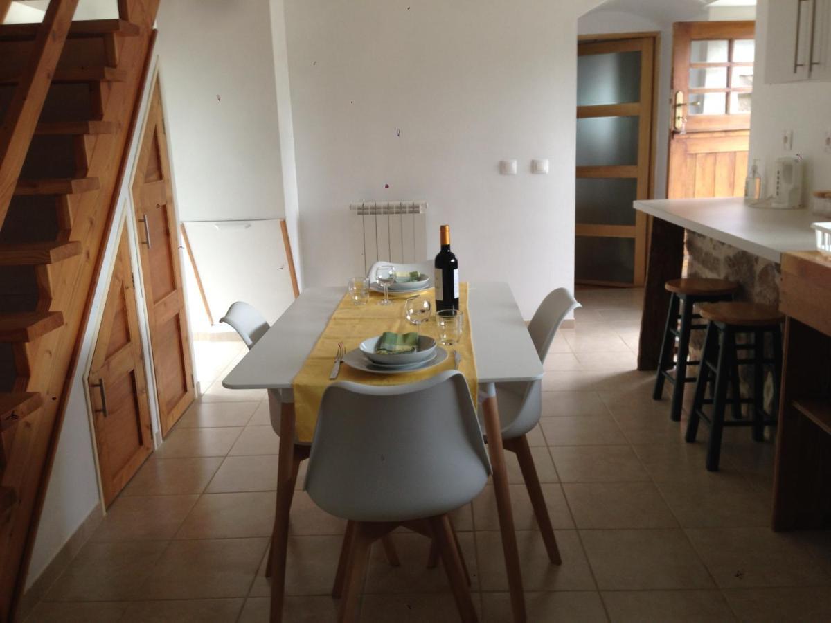 Captivating 2-Bed House With Log Burner In Kerien Ngoại thất bức ảnh